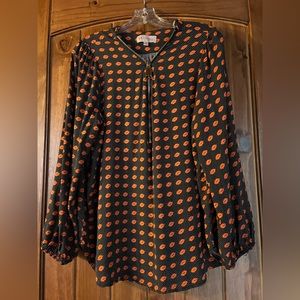 Philosophy 1X Women’s top. Black with red lips. Zipper halfway up top.